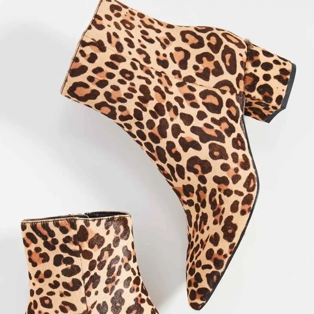 NWOB Dolce Vita Bel Calf Hair Leopard Ankle Booties size 7.5